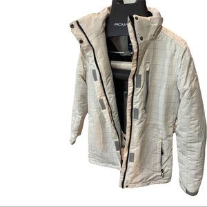 IceBerg Great Warm Ski or Snow Jacket.  Closes inside. White with light gray.